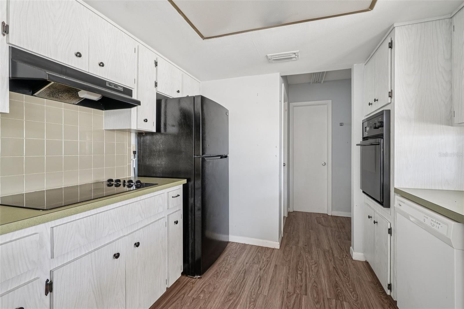 Image 12 of 24 For 9529 Village Green Circle