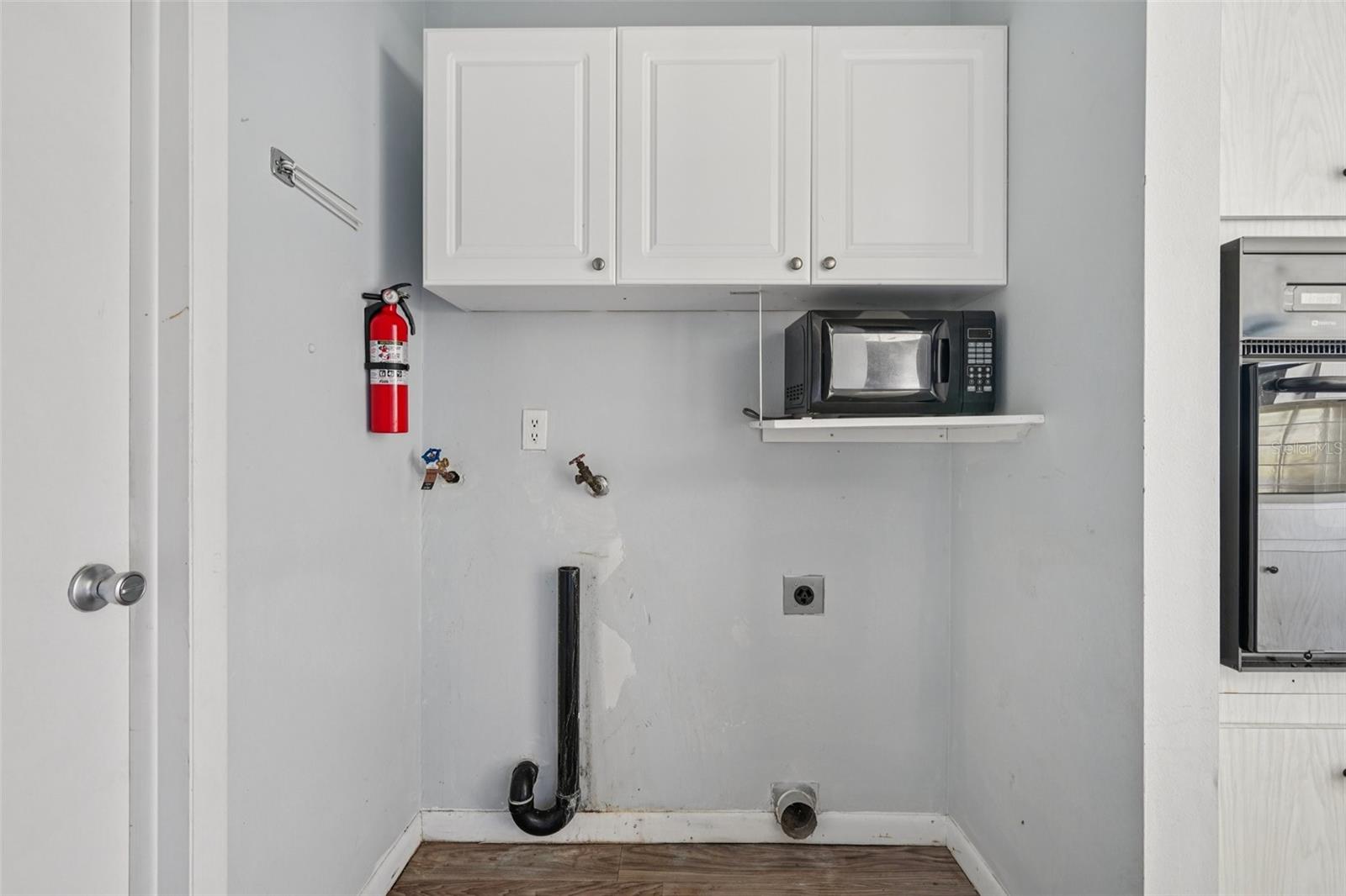 Image 13 of 24 For 9529 Village Green Circle