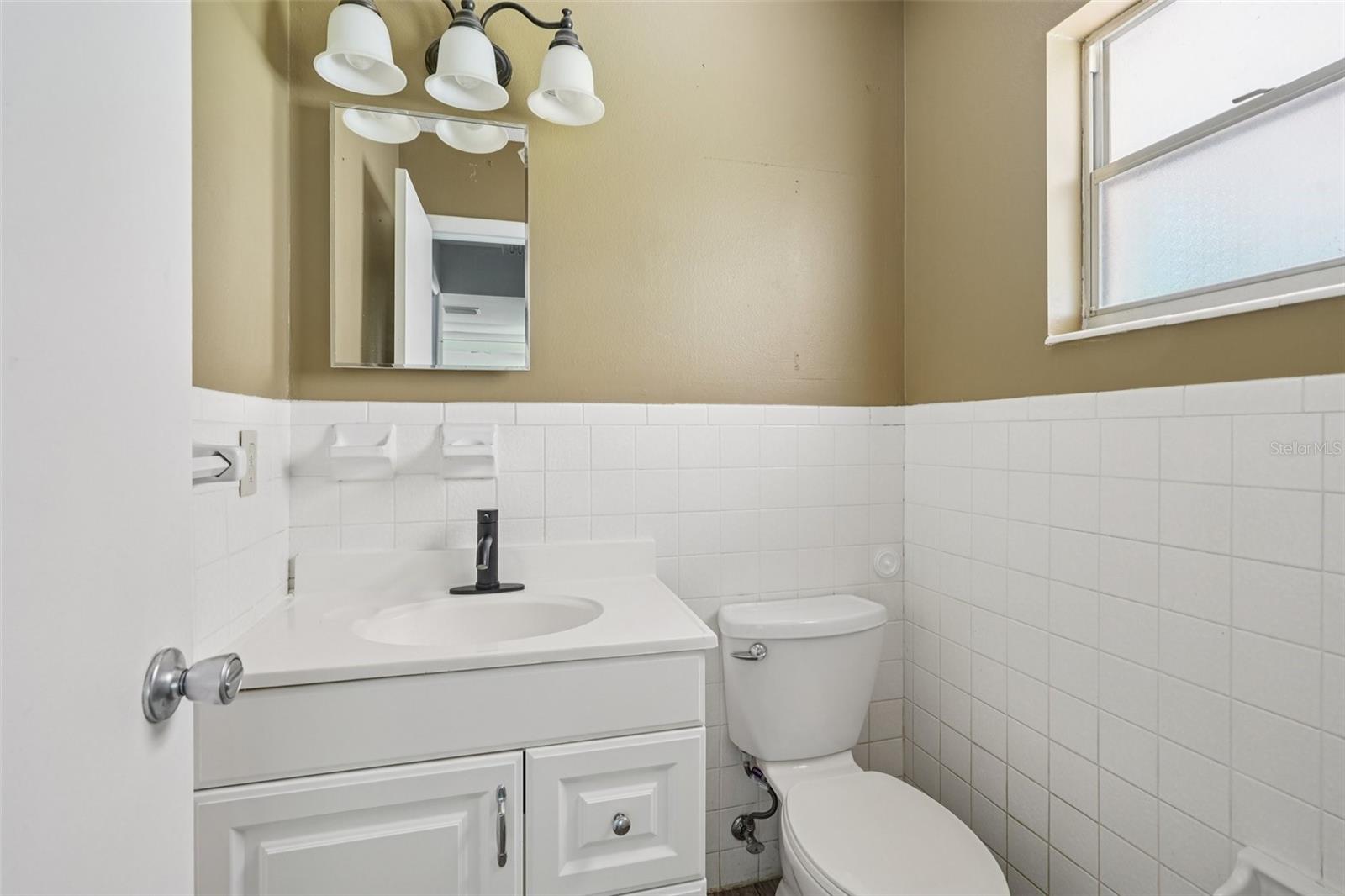 Image 14 of 24 For 9529 Village Green Circle