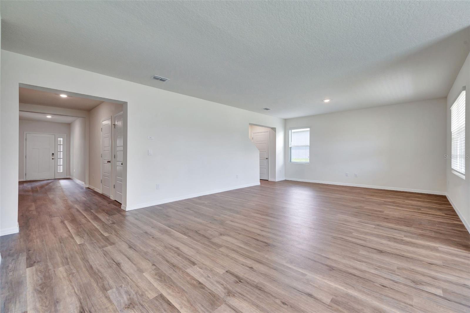 Image 4 of 28 For 1245 Alstonia Lane