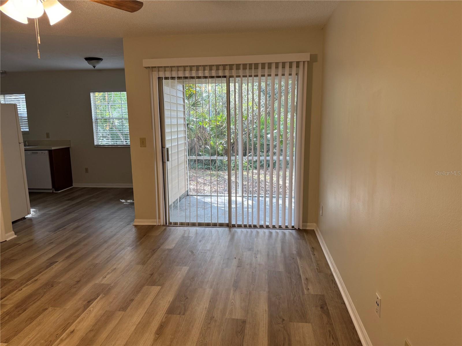 Image 5 of 12 For 513 Green Spring Circle .