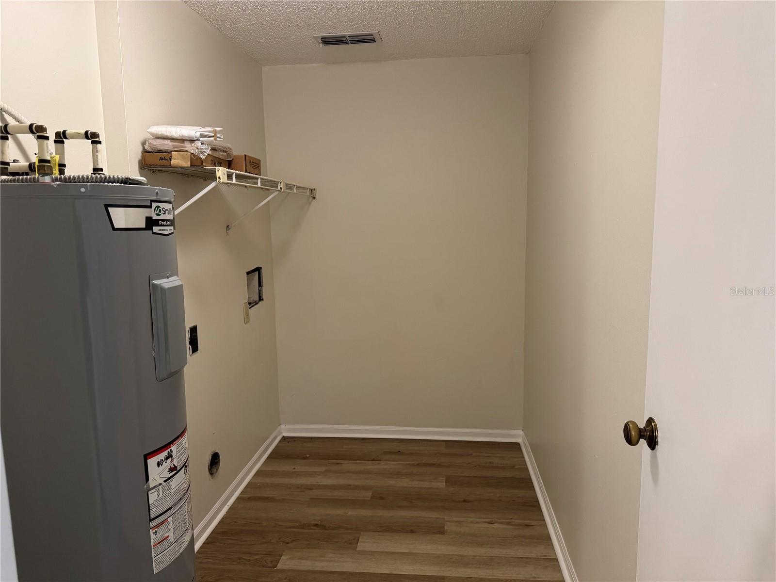 Image 8 of 12 For 513 Green Spring Circle .