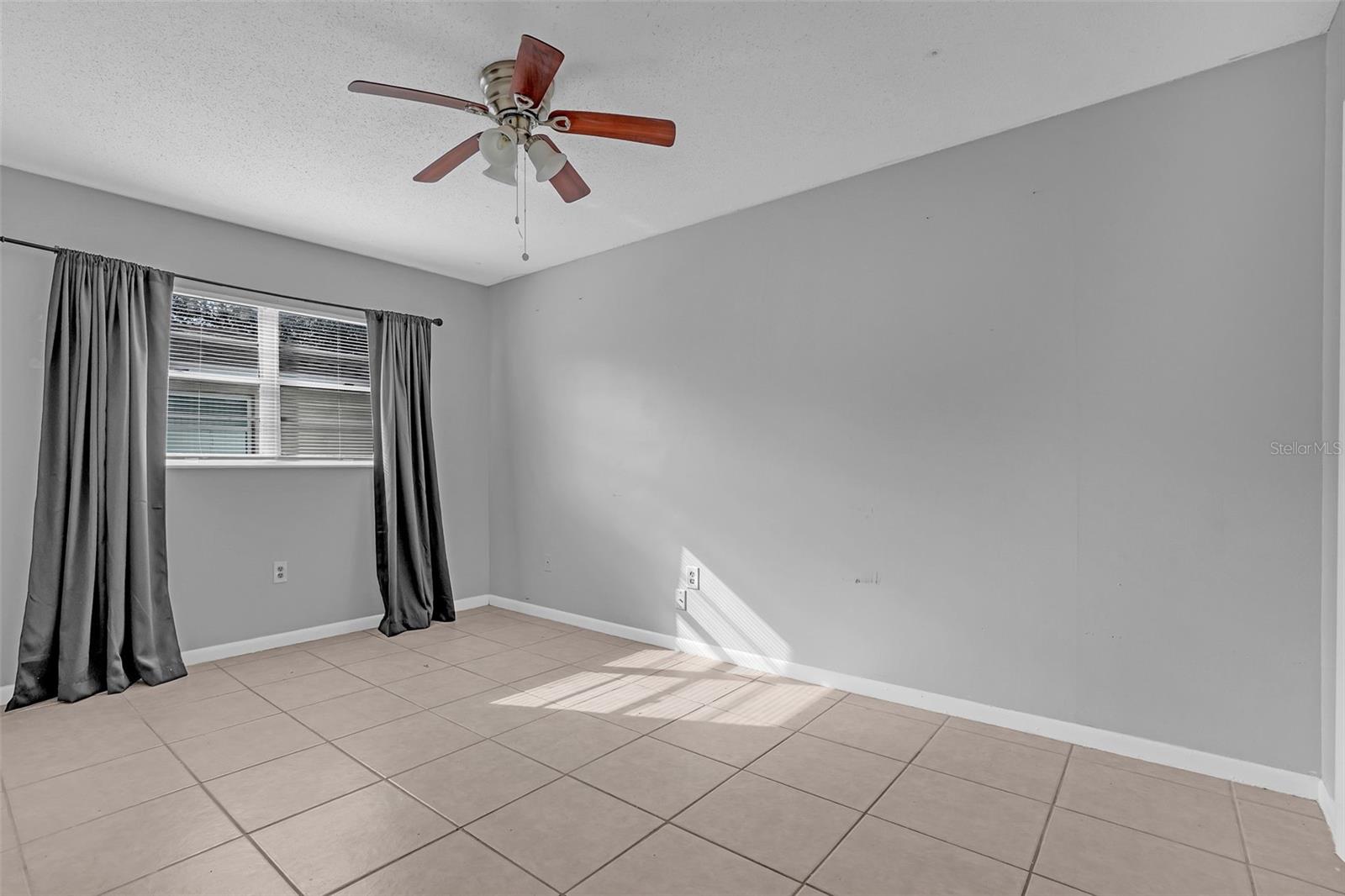 Image 21 of 31 For 621 Ashberry Lane