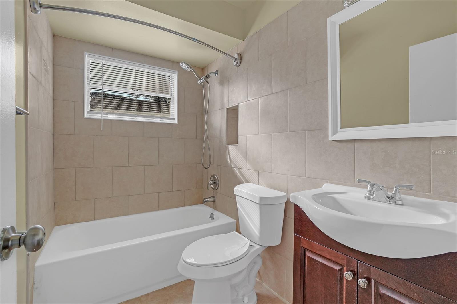 Image 23 of 31 For 621 Ashberry Lane