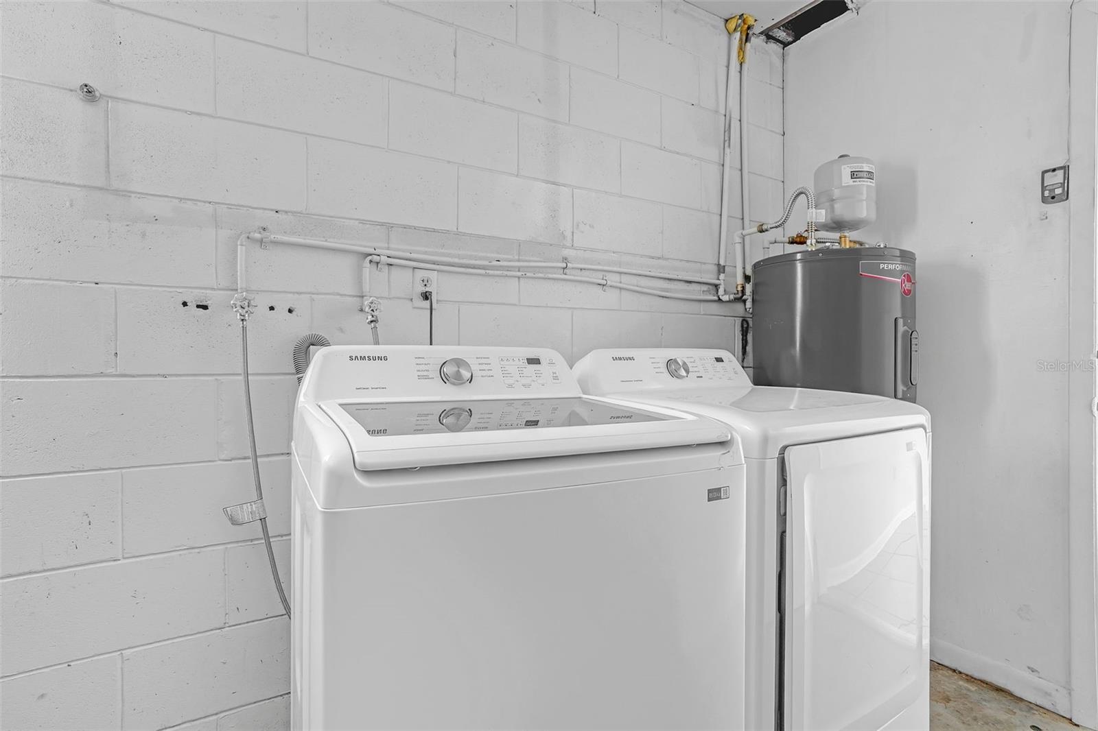 Image 28 of 31 For 621 Ashberry Lane