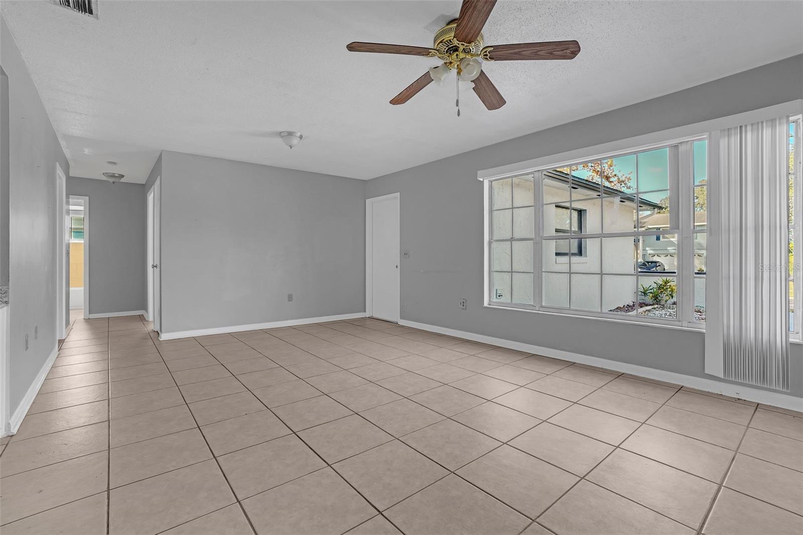 Image 5 of 31 For 621 Ashberry Lane