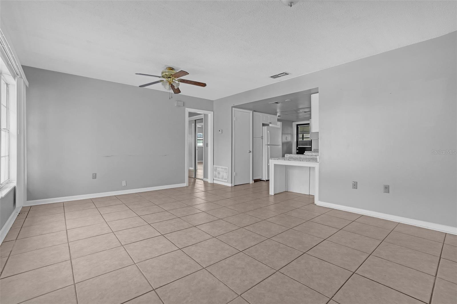 Image 8 of 31 For 621 Ashberry Lane