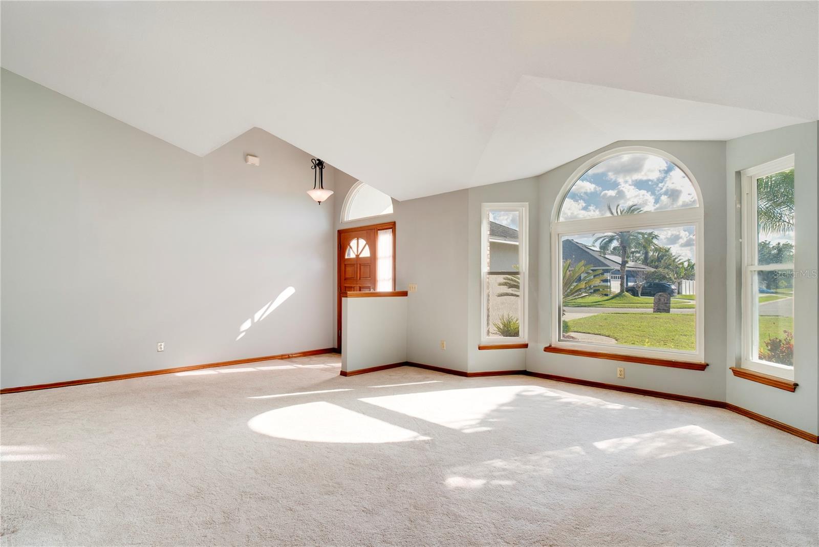 Image 4 of 21 For 1504 Spring Ridge Circle