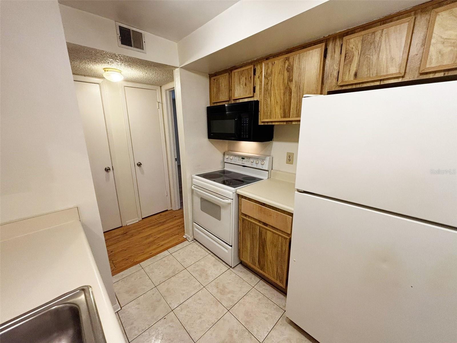 Image 13 of 33 For 4034 Dream Oak Place 104