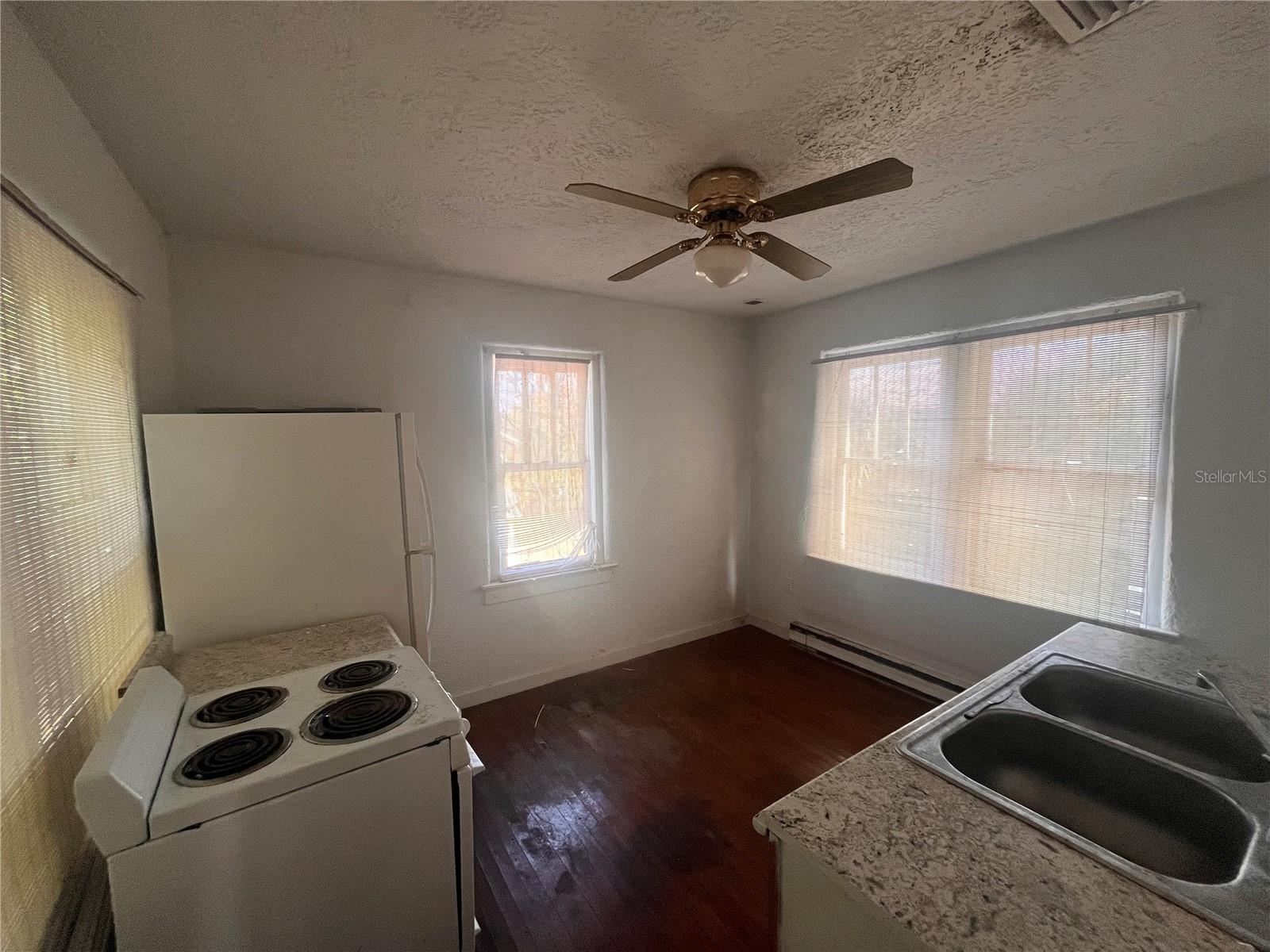 Image 7 of 10 For 19 Pendleton Avenue