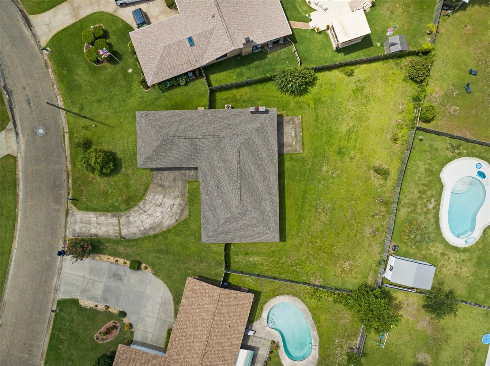 Image 24 of 26 For 2807 Gordon Street N