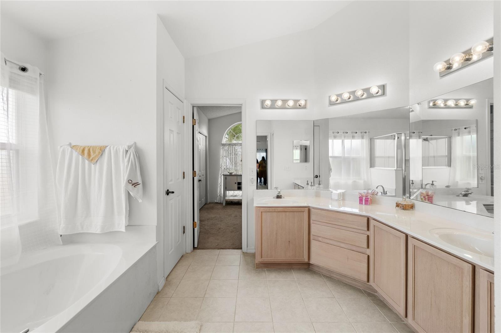 Image 8 of 38 For 235 Ballyshannon Drive