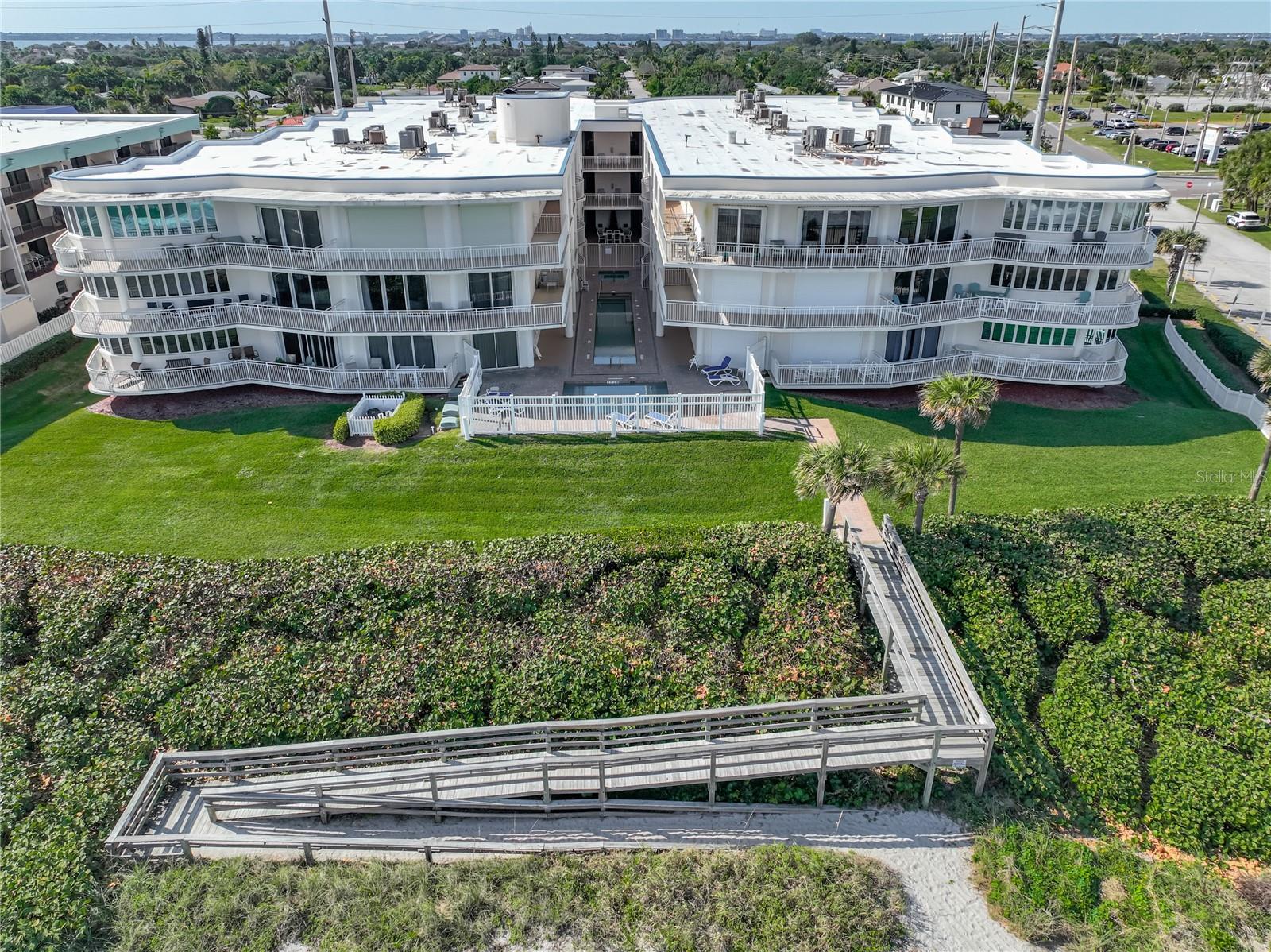 Image 36 of 42 For 601 Miramar Avenue 205