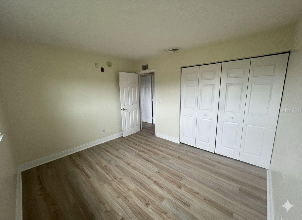 Image 5 of 6 For 900 Peninsula Drive 205