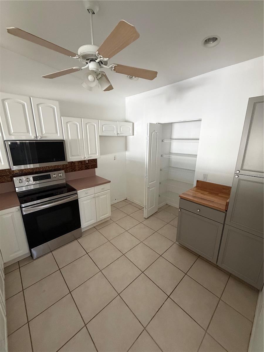 Image 7 of 28 For 4892 Jordan Avenue S