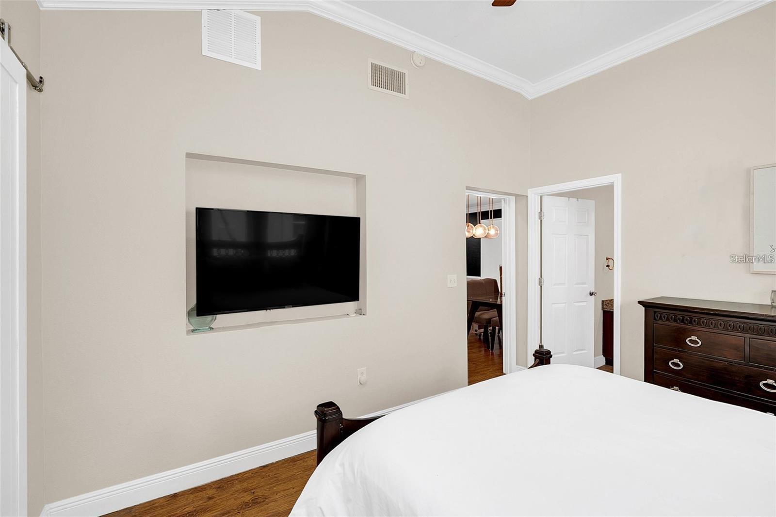 Image 18 of 31 For 1224 Catherine Street