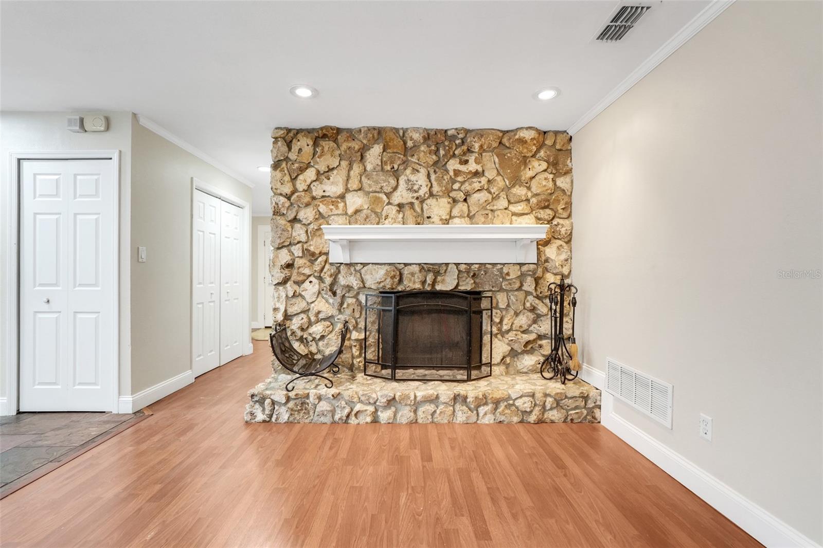 Image 14 of 35 For 1009 Terry Drive