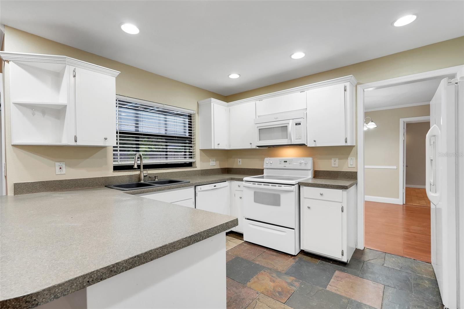 Image 16 of 35 For 1009 Terry Drive