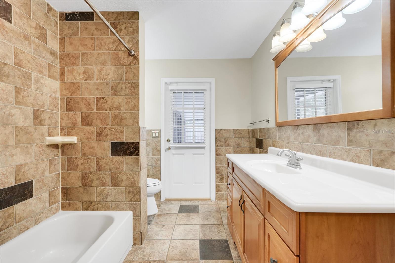 Image 21 of 35 For 1009 Terry Drive