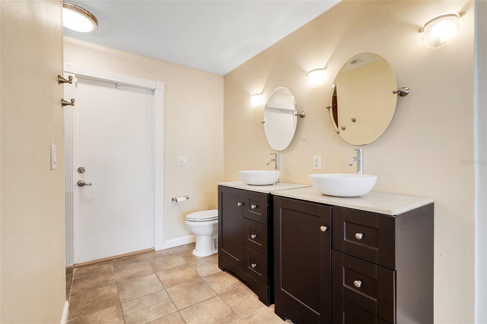 Image 26 of 35 For 1009 Terry Drive