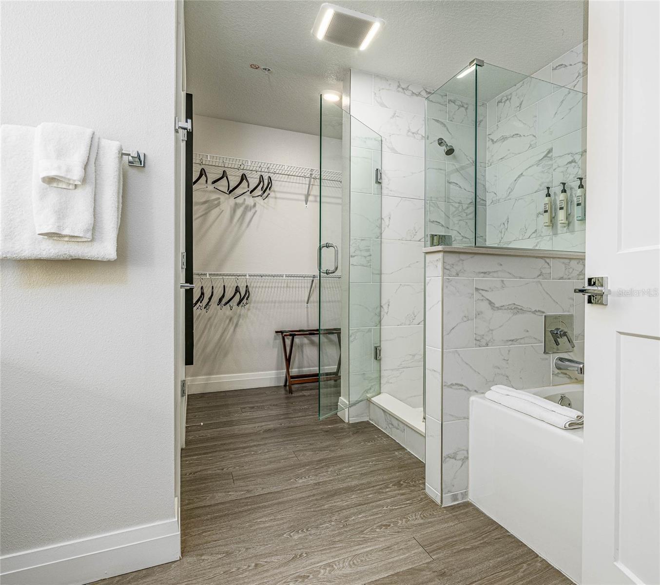 Image 17 of 22 For 14501 Grove Resort Avenue 2534