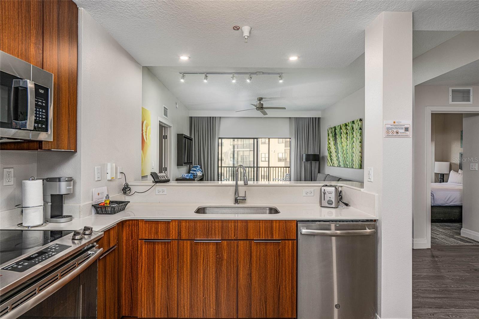 Image 6 of 22 For 14501 Grove Resort Avenue 2534