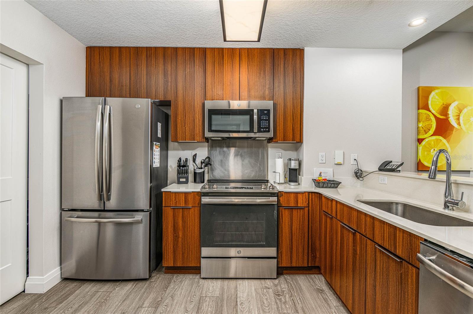 Image 7 of 22 For 14501 Grove Resort Avenue 2534