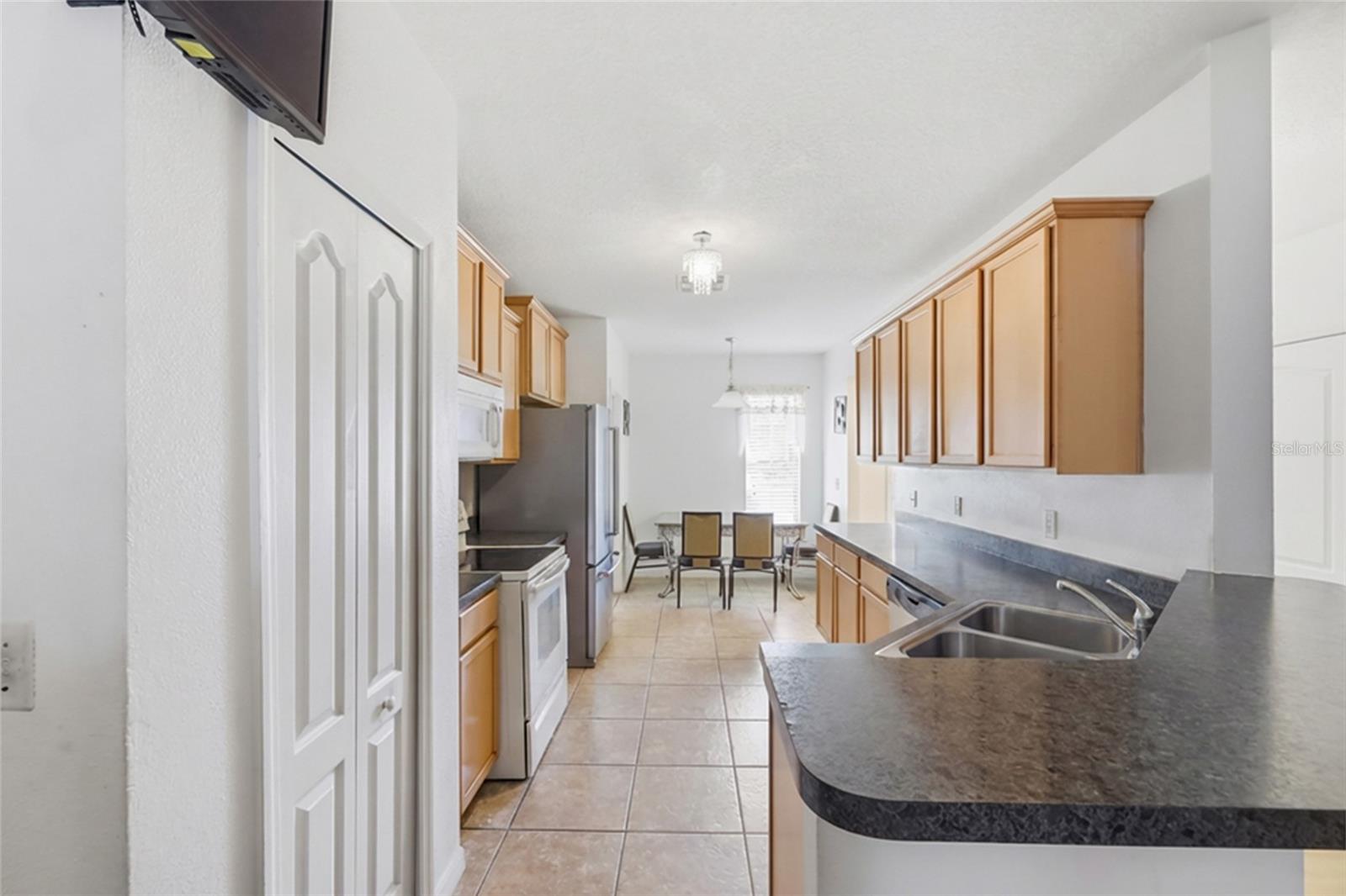 Image 15 of 37 For 7878 Tanbier Drive