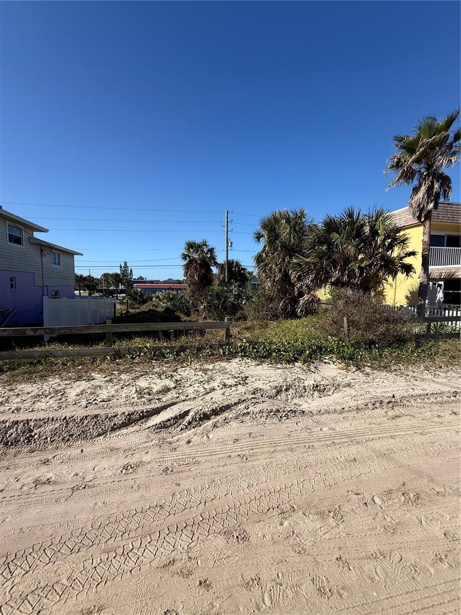 Image 2 of 5 For 3310 Hill Street