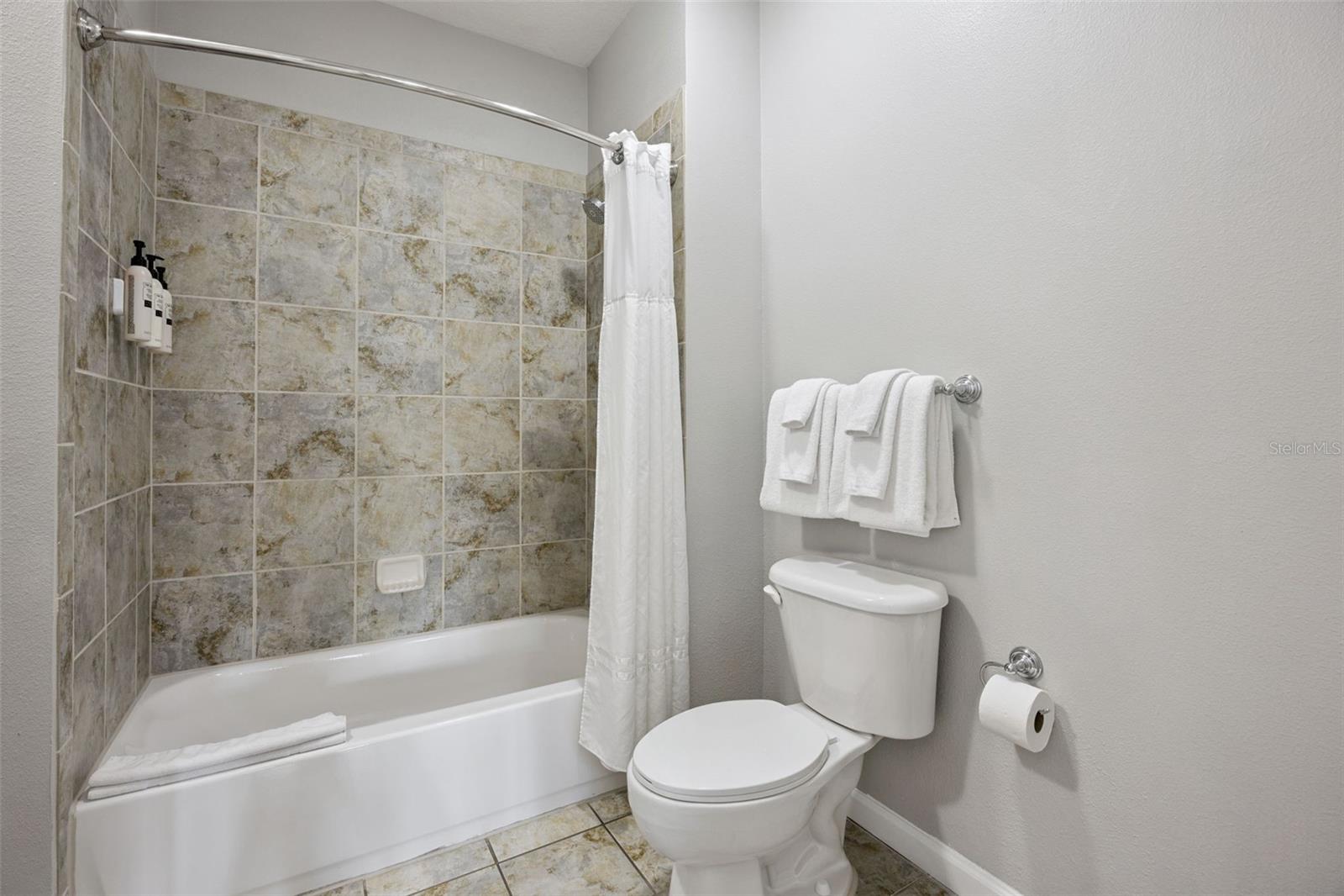 Image 22 of 55 For 14501 Grove Resort Avenue 1111