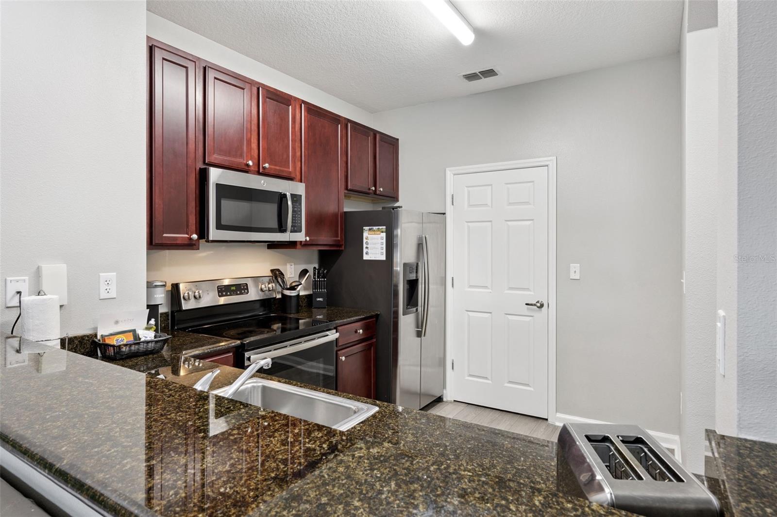 Image 8 of 55 For 14501 Grove Resort Avenue 1111