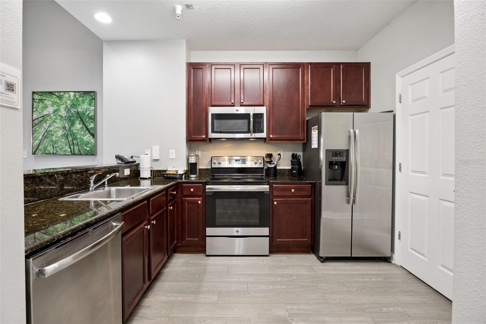 Image 9 of 55 For 14501 Grove Resort Avenue 1111