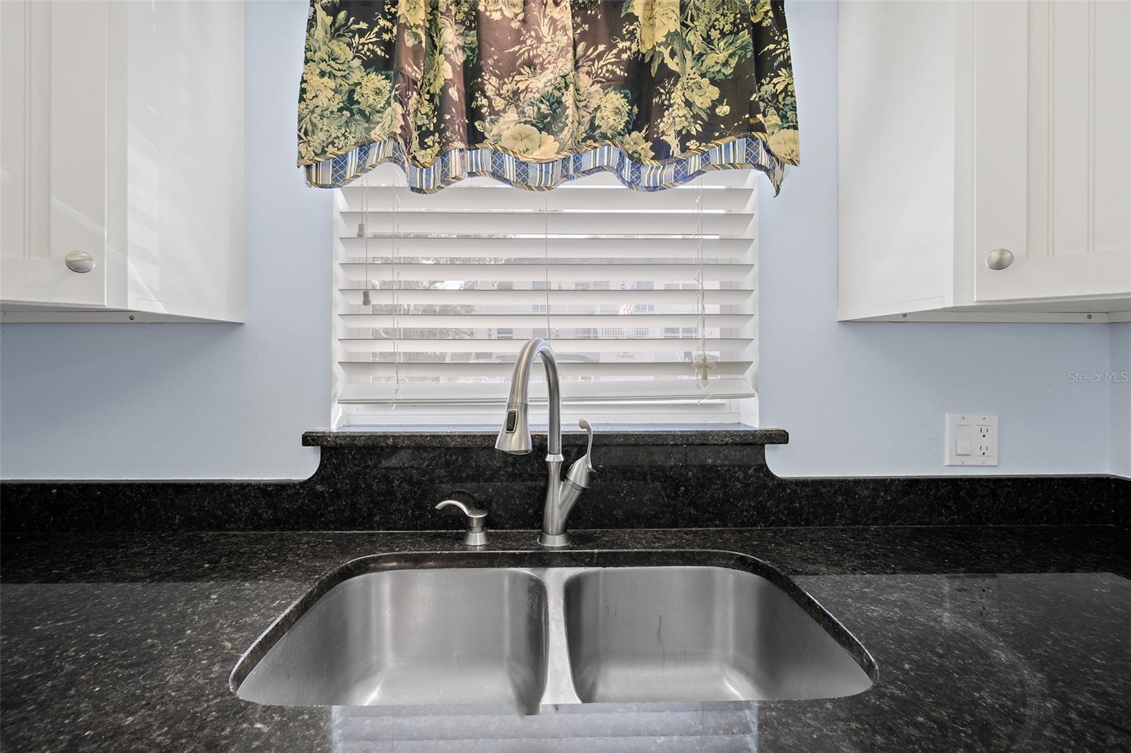 Image 13 of 41 For 6600 Shuttle Way 9e