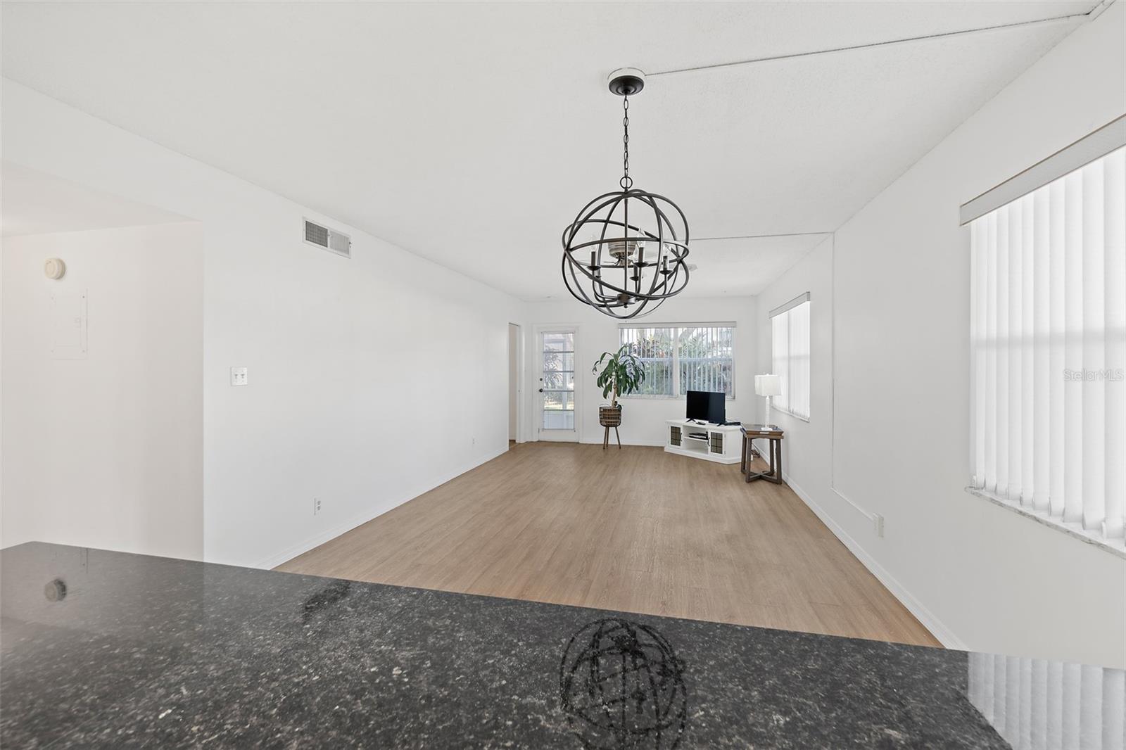 Image 14 of 41 For 6600 Shuttle Way 9e