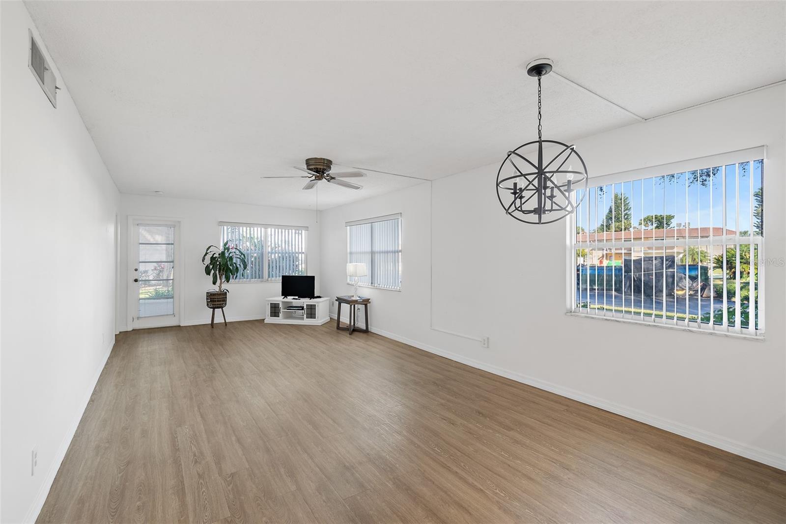 Image 15 of 41 For 6600 Shuttle Way 9e