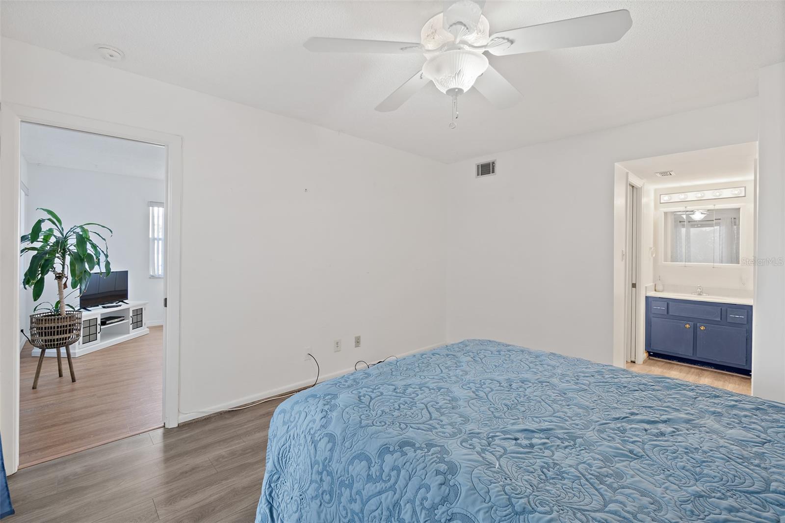 Image 21 of 41 For 6600 Shuttle Way 9e