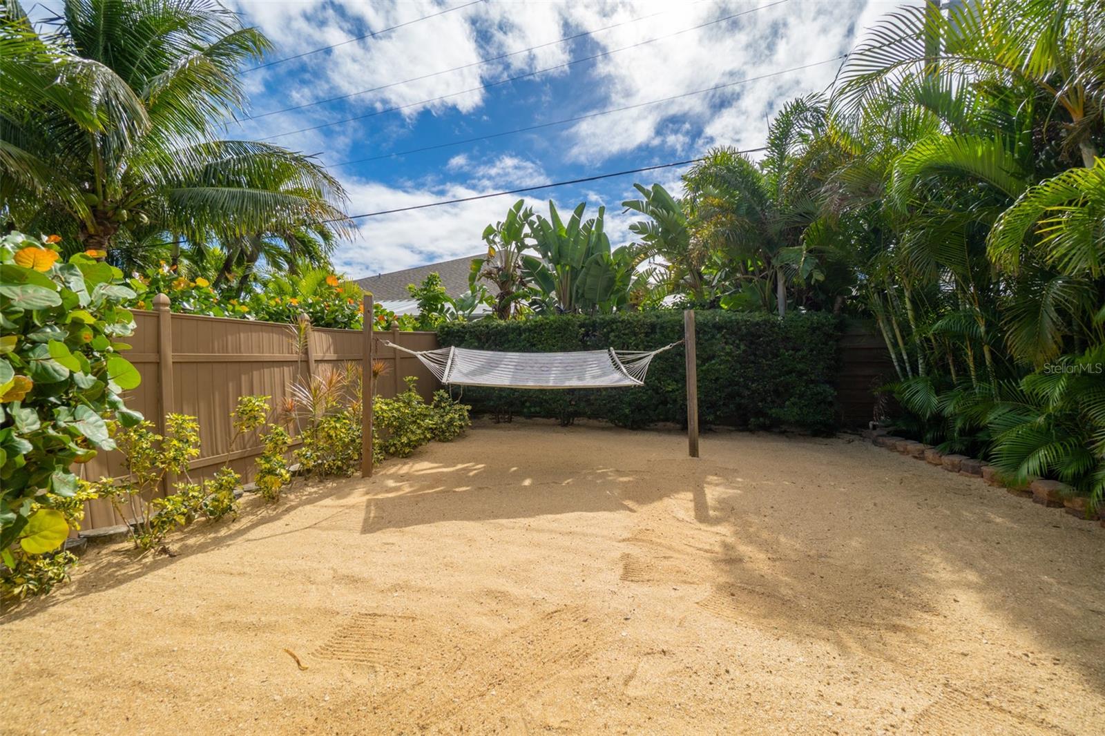 Image 10 of 46 For 131 Harding Avenue 131 & 129