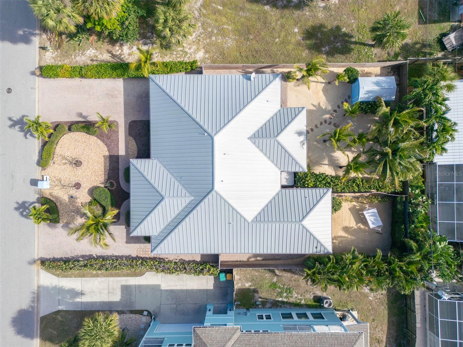 Image 13 of 46 For 131 Harding Avenue 131 & 129