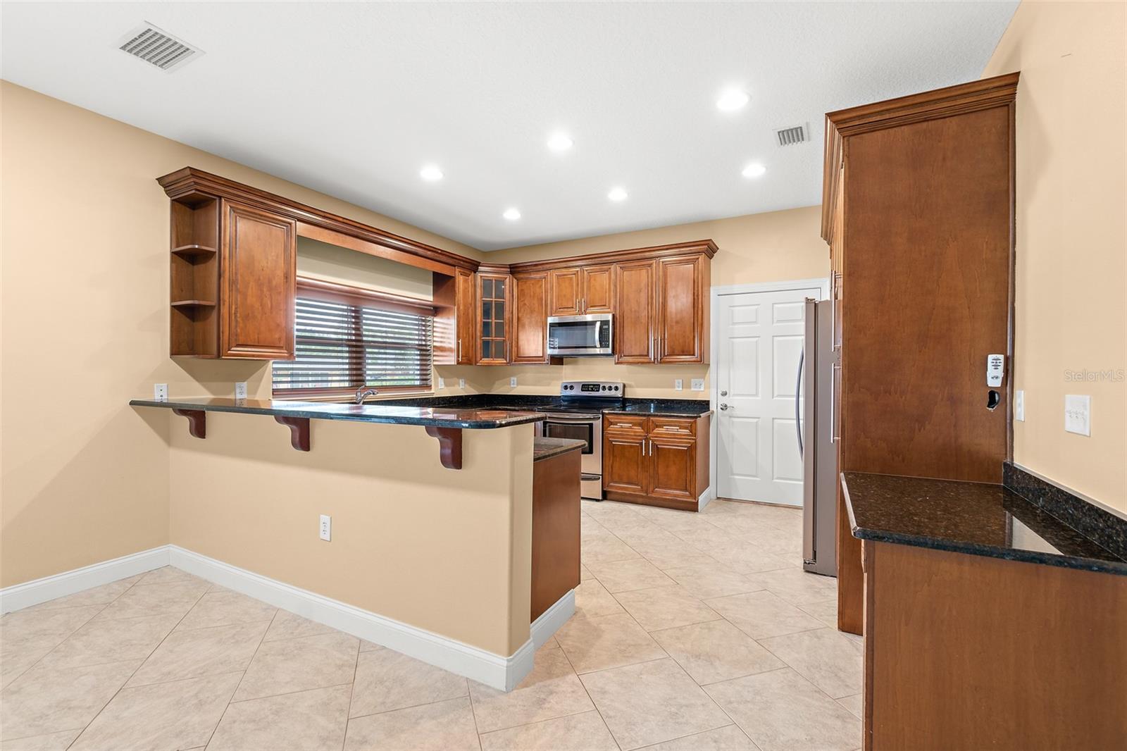 Image 18 of 46 For 131 Harding Avenue 131 & 129