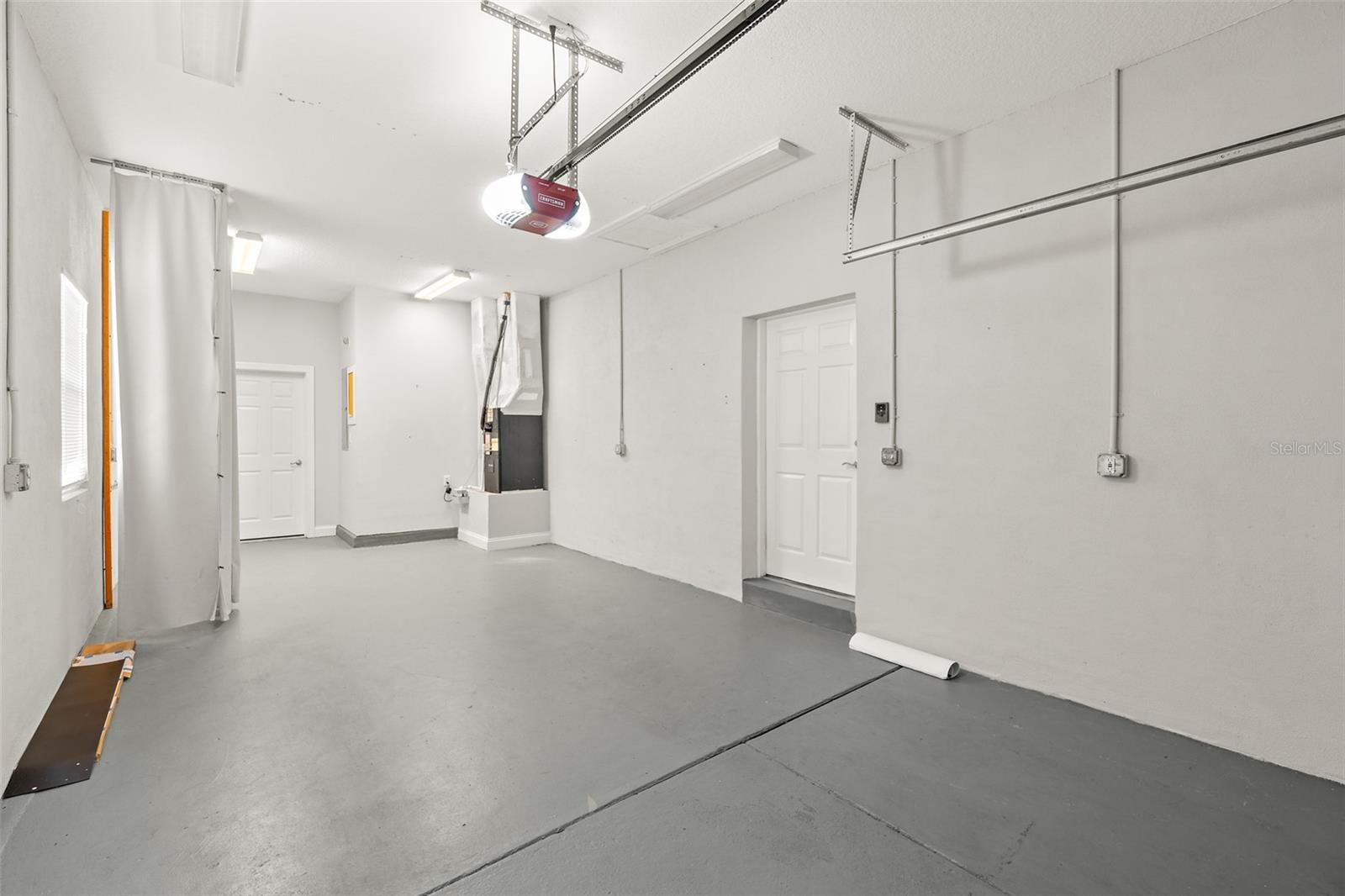 Image 33 of 46 For 131 Harding Avenue 131 & 129