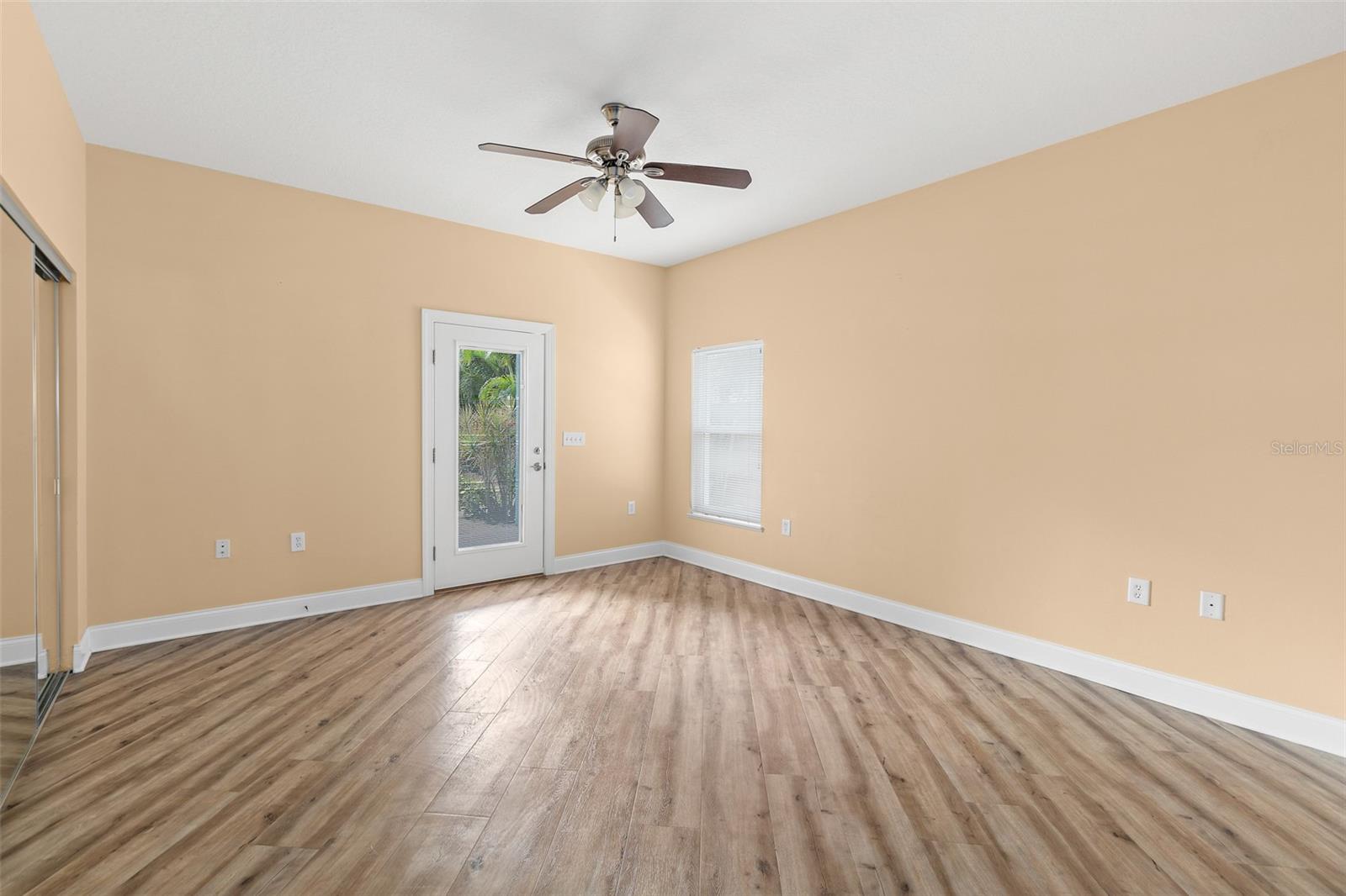 Image 42 of 46 For 131 Harding Avenue 131 & 129