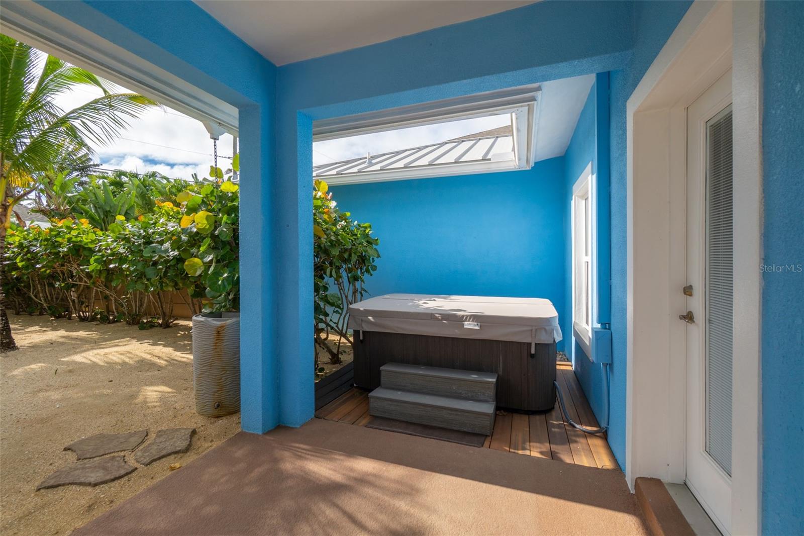 Image 8 of 46 For 131 Harding Avenue 131 & 129