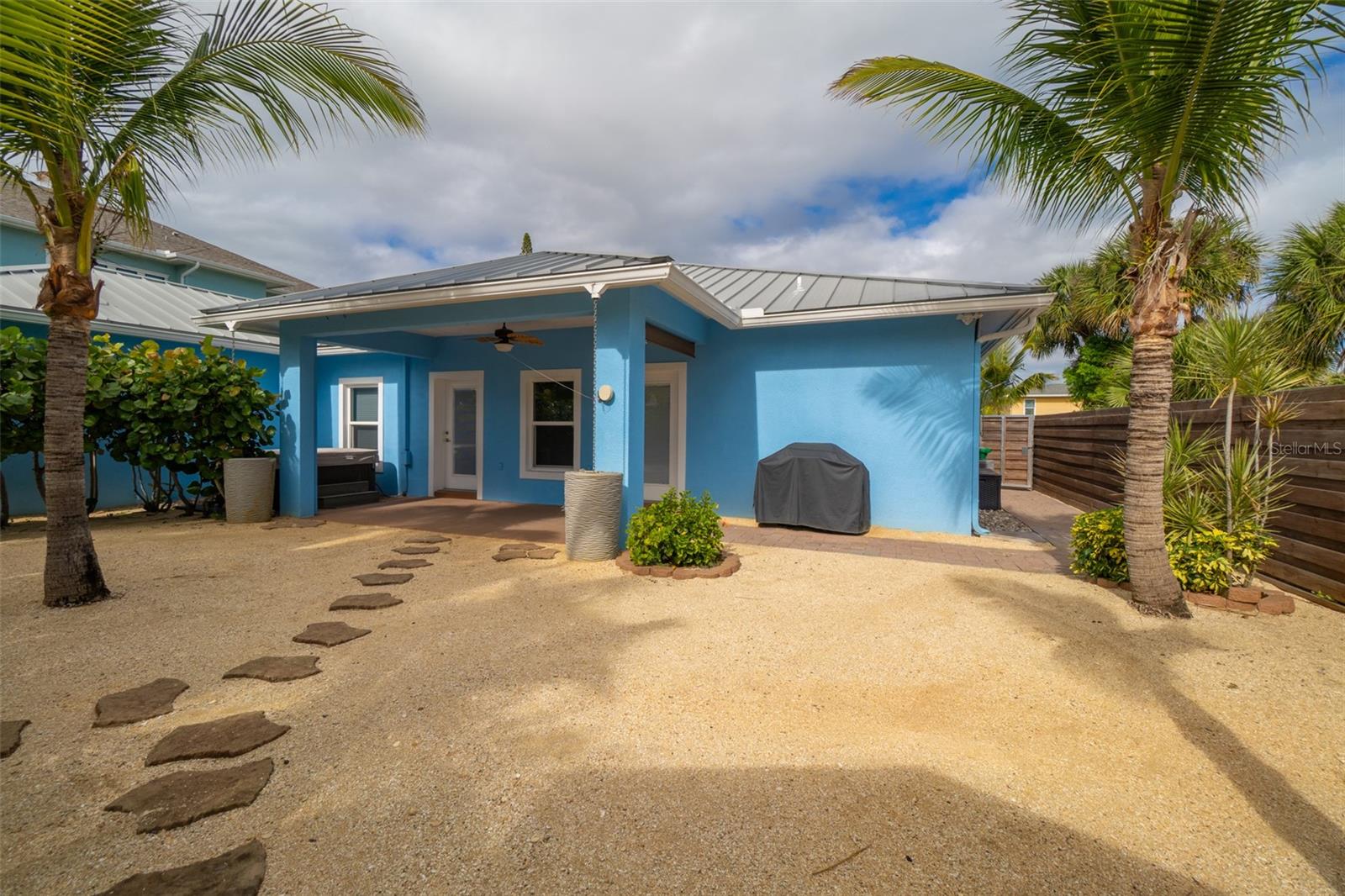 Image 9 of 46 For 131 Harding Avenue 131 & 129