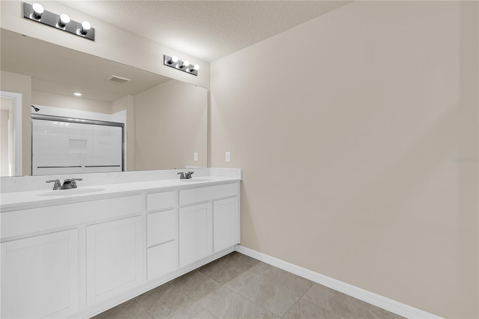 Image 14 of 32 For 4766 Sparkling Shell Avenue