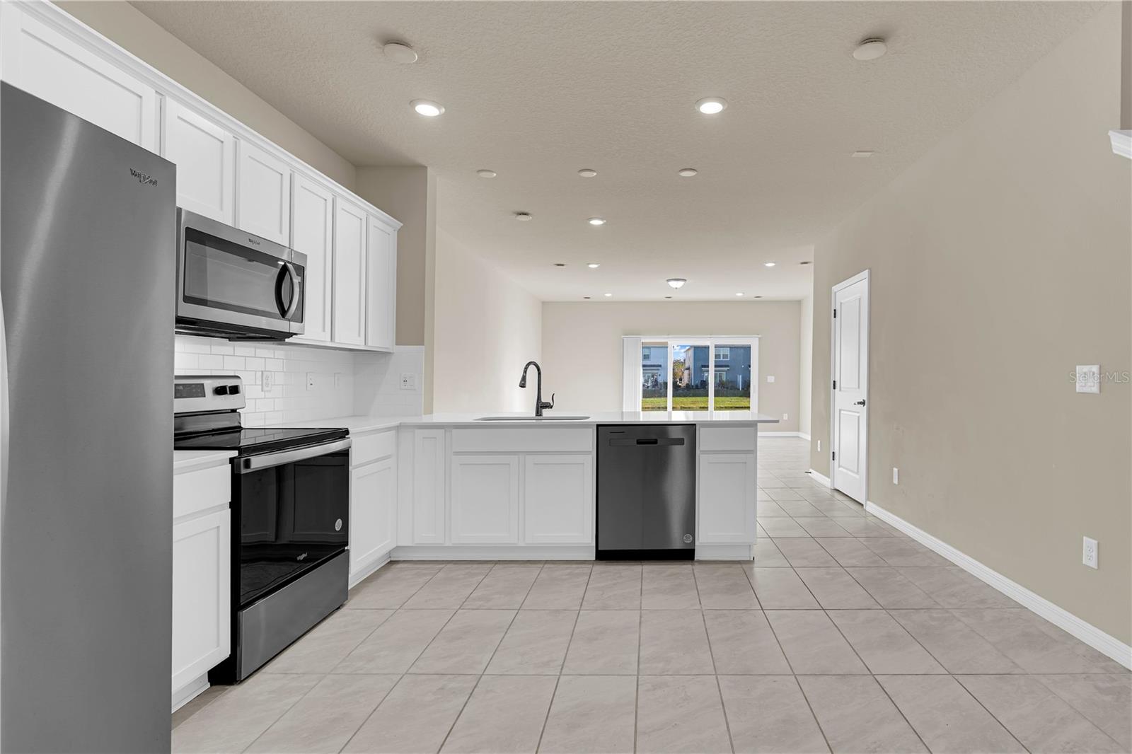 Image 5 of 32 For 4766 Sparkling Shell Avenue