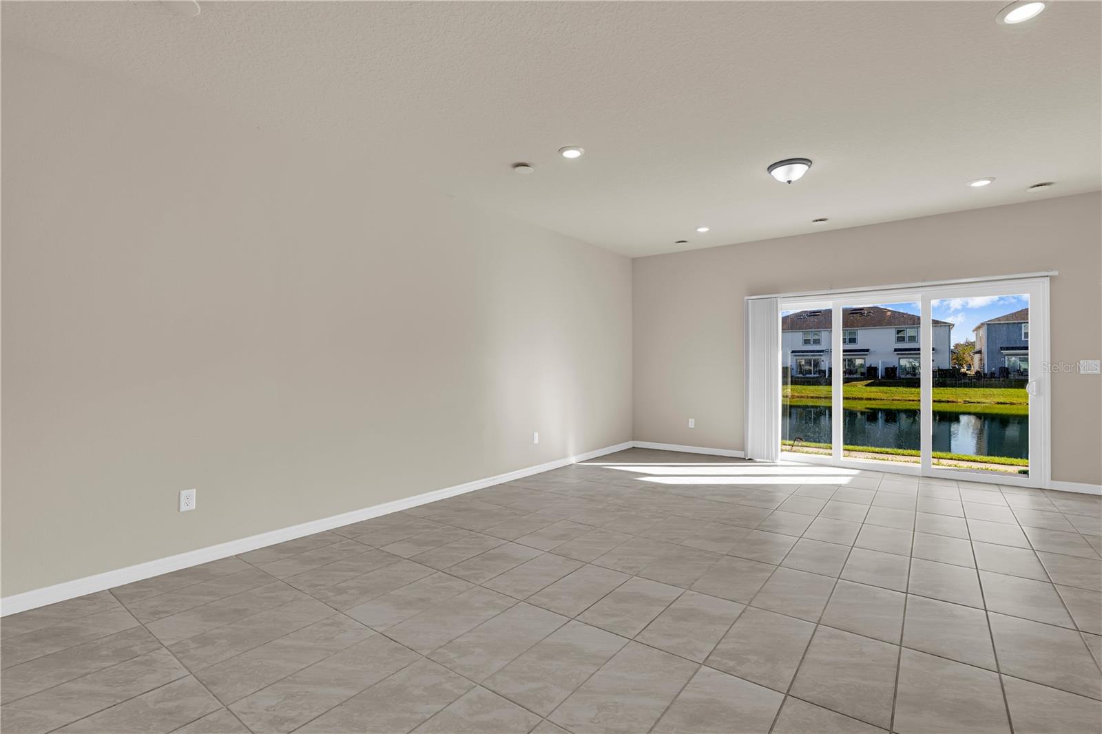 Image 7 of 32 For 4766 Sparkling Shell Avenue