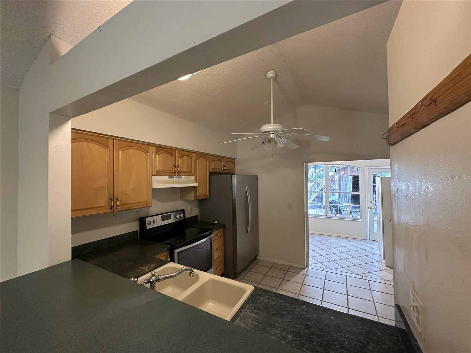 Image 7 of 21 For 2557 Riva Court