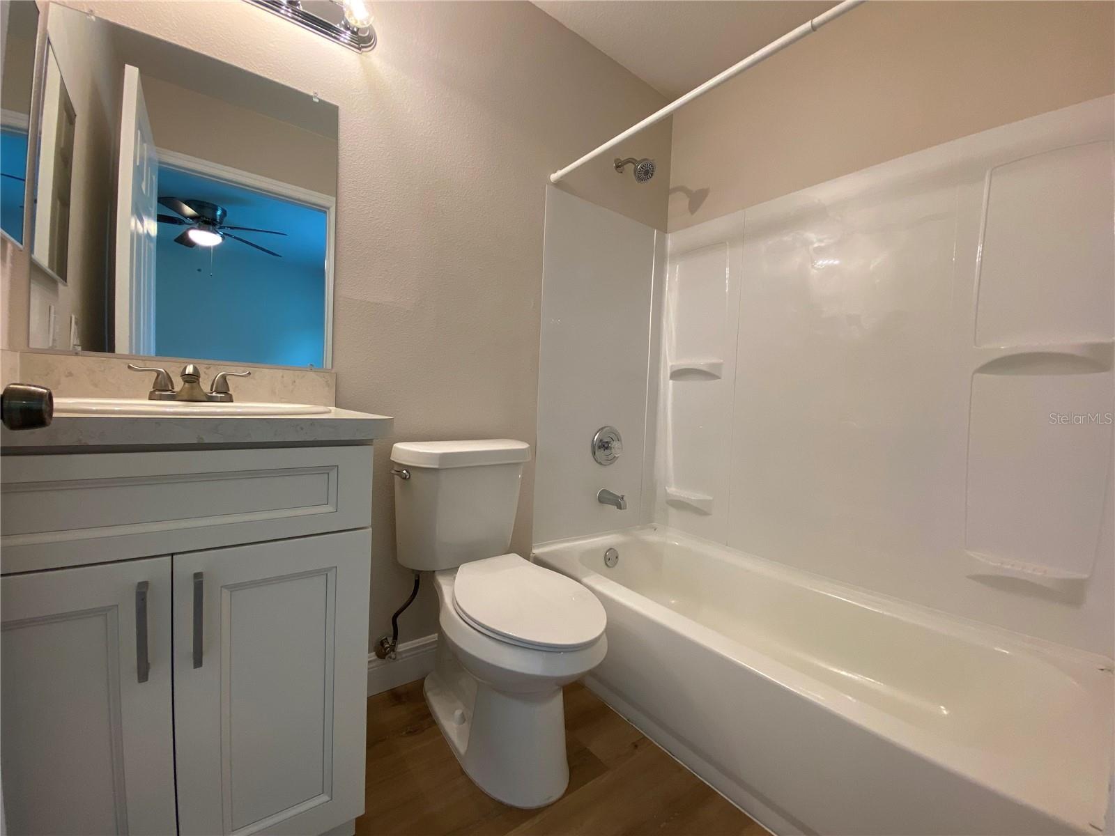 Image 11 of 18 For 3651 Goldenrod Road 106