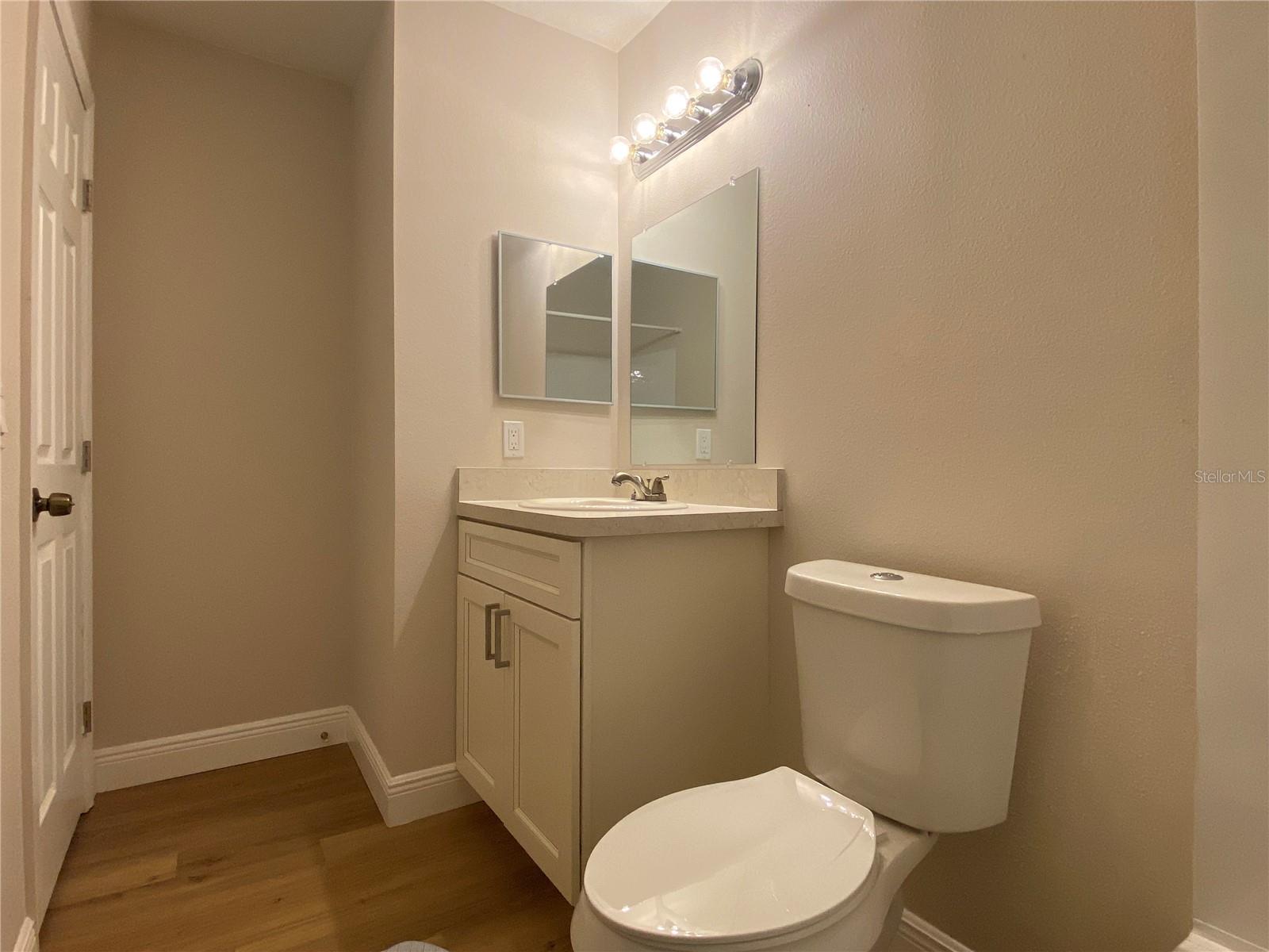 Image 15 of 18 For 3651 Goldenrod Road 106