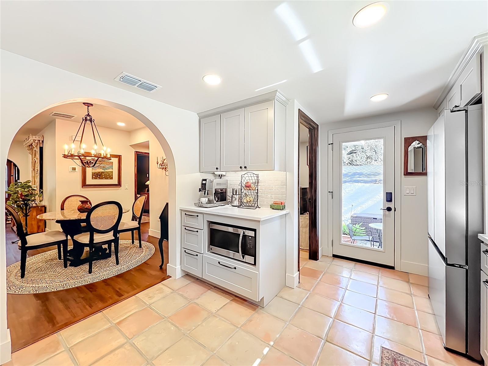 Image 11 of 53 For 1000 Anderson Street